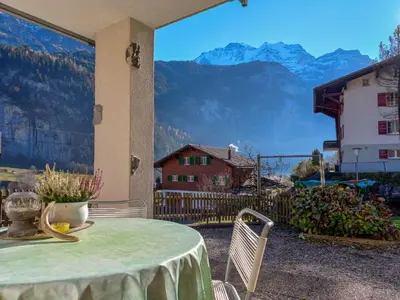 Ein allgemeiner Bergblick oder ein Berglick von der Ferienwohnung aus