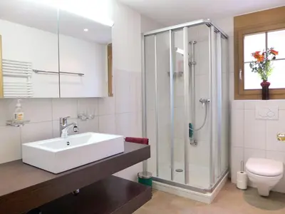 Ein Badezimmer in der Unterkunft Apartment Laerchehus West by Interhome
