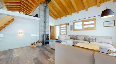 Ein Sitzbereich in der Unterkunft Modern chalet surrounded by nature in Vercorin