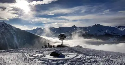 Ein allgemeiner Bergblick oder ein Berglick von der Ferienwohnung aus