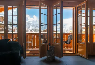 Ein allgemeiner Bergblick oder ein Berglick von der Ferienwohnung aus
