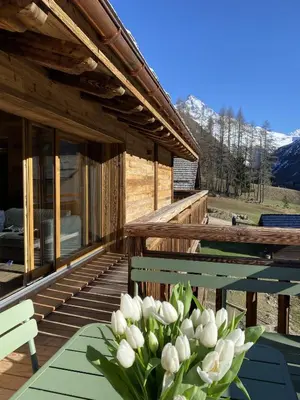 Ein allgemeiner Bergblick oder ein Berglick von der Ferienwohnung aus