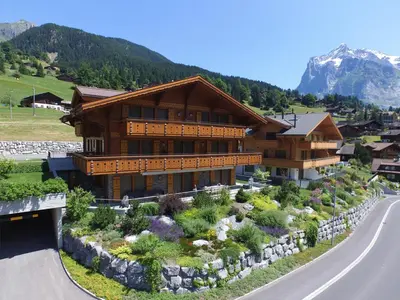 Ein allgemeiner Bergblick oder ein Berglick von der Ferienwohnung aus