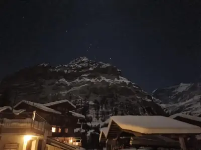 Ein allgemeiner Bergblick oder ein Berglick von der Ferienwohnung aus