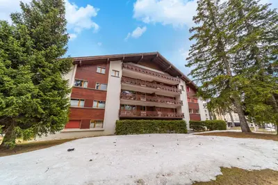 Das Gebäude in dem sich die Ferienwohnung befindet