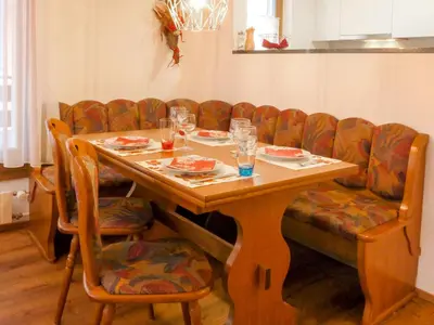 Ein Sitzbereich in der Unterkunft Apartment Mont-Blanc-2 by Interhome