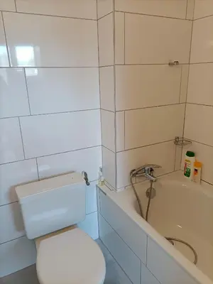 Ein Badezimmer in der Unterkunft Studio lumineux bien placé en ville de Sion