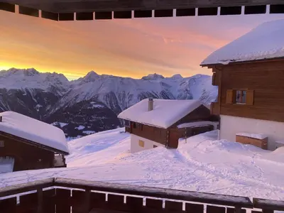 Ein allgemeiner Bergblick oder ein Berglick von der Ferienwohnung aus