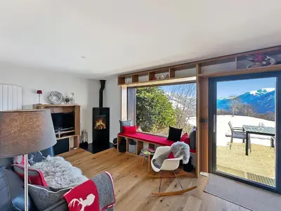 Ein allgemeiner Bergblick oder ein Berglick von des Chalets aus