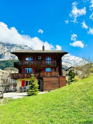 Ein allgemeiner Bergblick oder ein Berglick von der Ferienwohnung aus