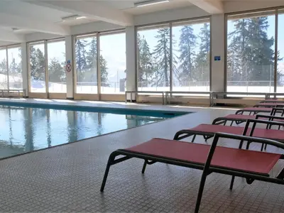 Der Swimmingpool an oder in der Nähe von Apartment Crans-Montana near Ski Slopes