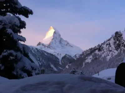 Ein allgemeiner Bergblick oder ein Berglick von der Ferienwohnung aus