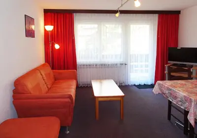 Ein Sitzbereich in der Unterkunft Apartments Albana