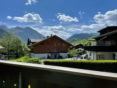 Ein allgemeiner Bergblick oder ein Berglick von der Ferienwohnung aus