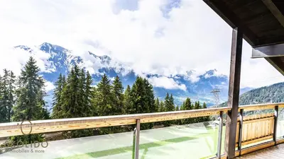 Ein allgemeiner Bergblick oder ein Berglick von der Ferienwohnung aus