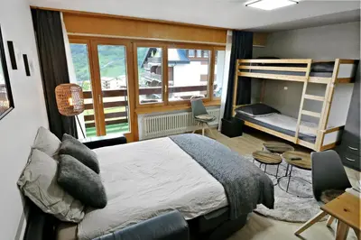 TV/Unterhaltungsangebot in der Unterkunft Nouveau studio avec vue imprenable sur la vallée
