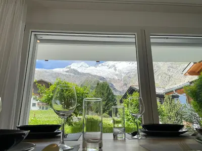 Ein allgemeiner Bergblick oder ein Berglick von der Ferienwohnung aus