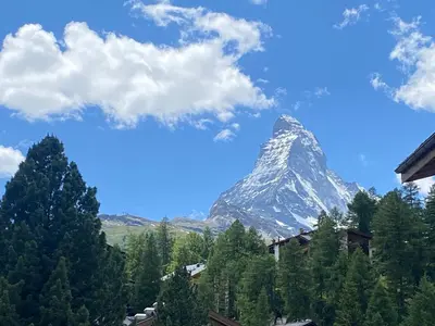 Ein allgemeiner Bergblick oder ein Berglick von der Ferienwohnung aus