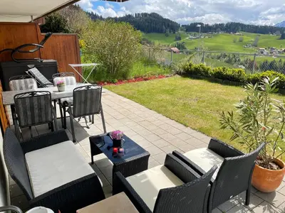 Ein allgemeiner Bergblick oder ein Berglick von der Ferienwohnung aus