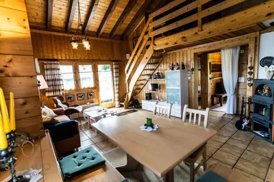 Ein Sitzbereich in der Unterkunft Chalet Aletschji, 3987 Riederalp, 2. Stock