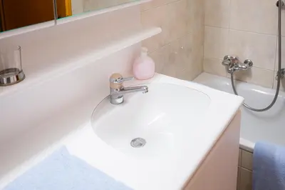 Ein Badezimmer in der Unterkunft Sunnäplätzli- Aprt. 4p Matterhorn view/Wifi