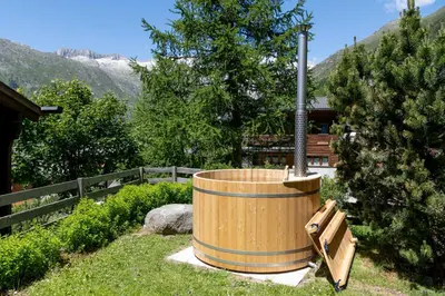 Ein allgemeiner Bergblick oder ein Berglick von des Chalets aus