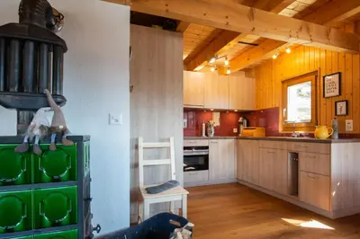 Küche/Küchenzeile in der Unterkunft Chalet Kira mit Hotpot