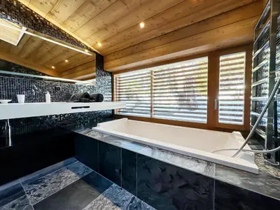 Ein Badezimmer in der Unterkunft Crans Montana under the stars