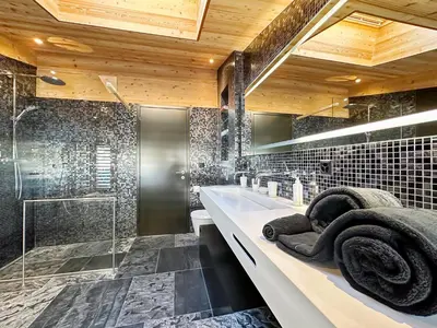 Ein Badezimmer in der Unterkunft Crans Montana under the stars