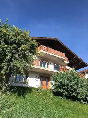 Das Gebäude in dem sich die Ferienwohnung befindet