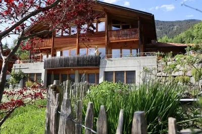 Ein allgemeiner Bergblick oder ein Berglick von der Ferienwohnung aus
