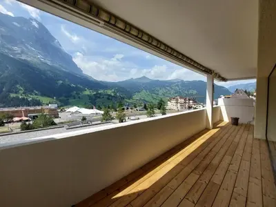 Ein allgemeiner Bergblick oder ein Berglick von der Ferienwohnung aus