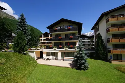 Ein allgemeiner Bergblick oder ein Berglick von der Ferienwohnung aus