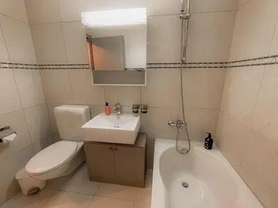 Ein Badezimmer in der Unterkunft Studio modern & ruhig, Nähe Gondel by ZermattStays