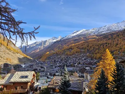 Ein allgemeiner Bergblick oder ein Berglick von der Ferienwohnung aus