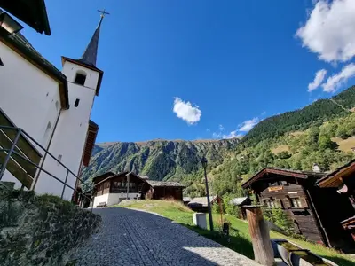 Ein allgemeiner Bergblick oder ein Berglick von der Ferienwohnung aus