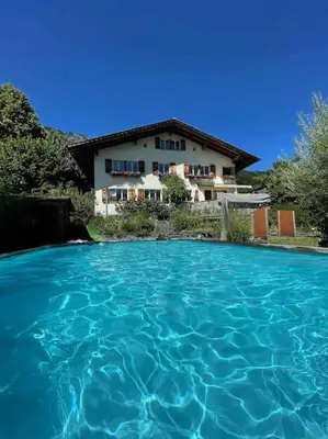 Der Swimmingpool an oder in der Nähe von Villa Monkey