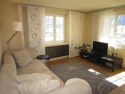 Ein Sitzbereich in der Unterkunft Chalet Aiiny