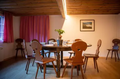 Ein Sitzbereich in der Unterkunft Uncle Eric's Chalet