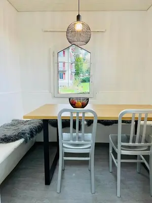 Grundriss der Unterkunft -The Urbanist- Lakeview Free Parking 2BD Fast WiFi