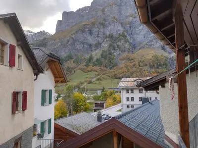 Ein allgemeiner Bergblick oder ein Berglick von der Ferienwohnung aus