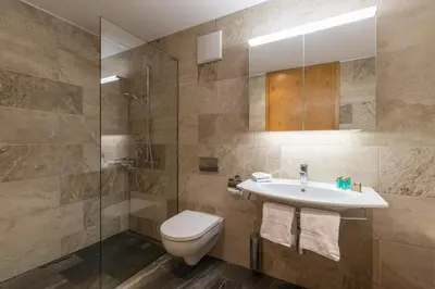 Ein Badezimmer in der Unterkunft The Terrace Apartment - GRINDELHOMES