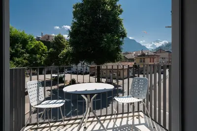 Ein allgemeiner Bergblick oder ein Berglick von der Ferienwohnung aus