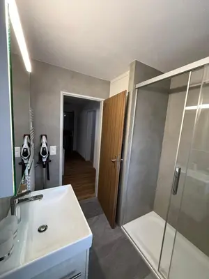 Ein Badezimmer in der Unterkunft Near ski slopes 2 bedrooms apartment with balcony