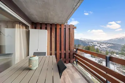 Ein allgemeiner Bergblick oder ein Berglick von der Ferienwohnung aus