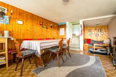 Ein Sitzbereich in der Unterkunft Chalet la Regin Anzere