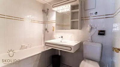 Ein Badezimmer in der Unterkunft Castle, Goms