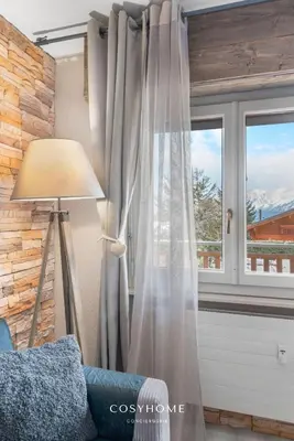 Ein allgemeiner Bergblick oder ein Berglick von der Ferienwohnung aus