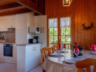 Küche/Küchenzeile in der Unterkunft Chalet Anusach by Interhome