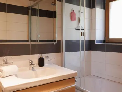 Ein Badezimmer in der Unterkunft Apartment Ryad C by Interhome